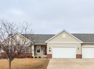 6310 Ushers Ridge Dr NE, Cedar Rapids, IA 52411