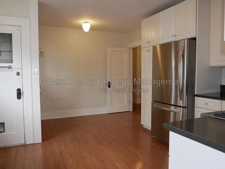 6235 22nd Ave NE — Photo 11