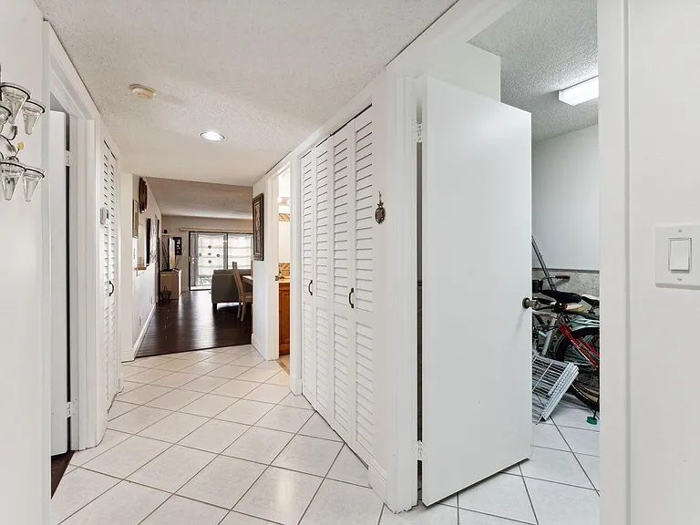 15301 Pembridge Ave #43 — Photo 19
