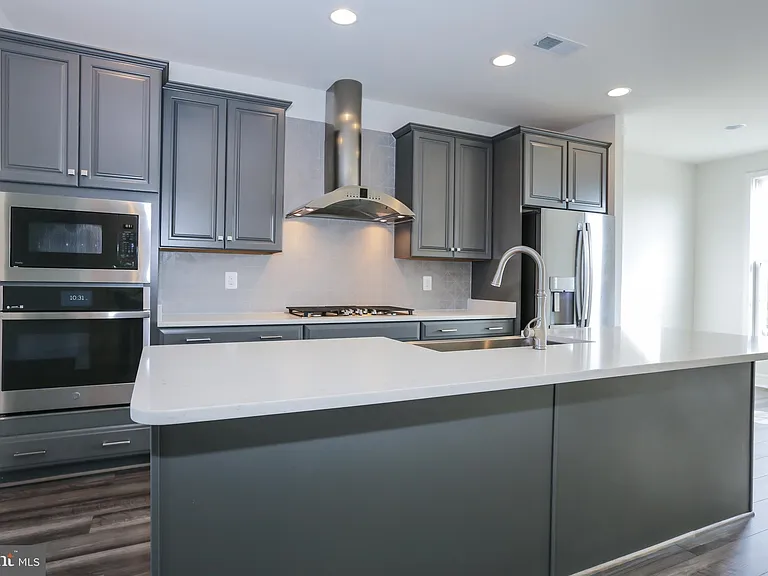 6722 Upland Manor Dr — Photo 5