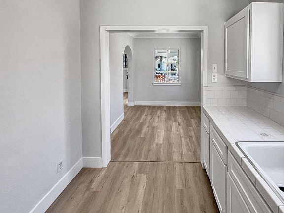 5th image of 7081 Eastondale Ave