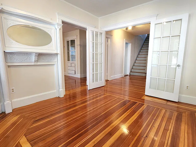16 Hobson St #1 — Photo 3