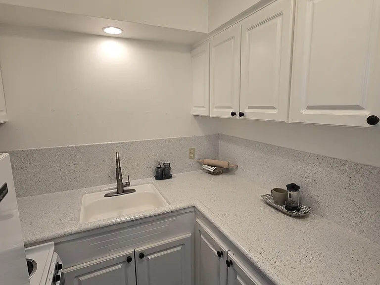 University View Apartments — Photo 5