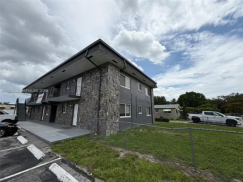 4850 SW 26th Ave #4 Photo 1