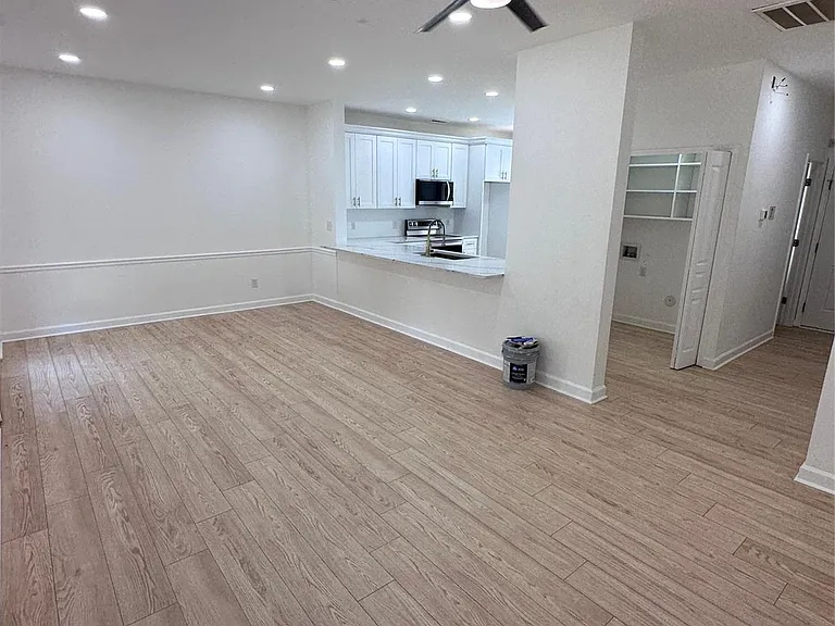 732 Inwood Hill Dr — Photo 3