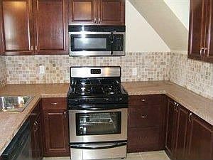 5th image of 510 Taunton Pl