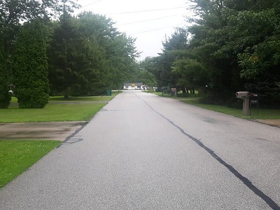 3rd image of 8048 Edgewood Rd