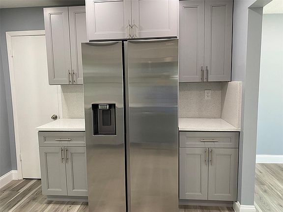 3rd image of 1002 Leisure Lane
