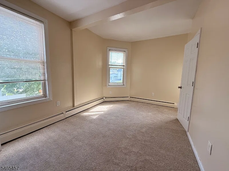 2 bed, 1.0 bath, $2,450 — Photo 3