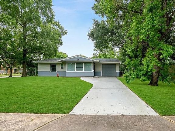 2nd image of 6058 Lyndhurst Dr
