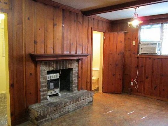 Living Area w-Fireplace
