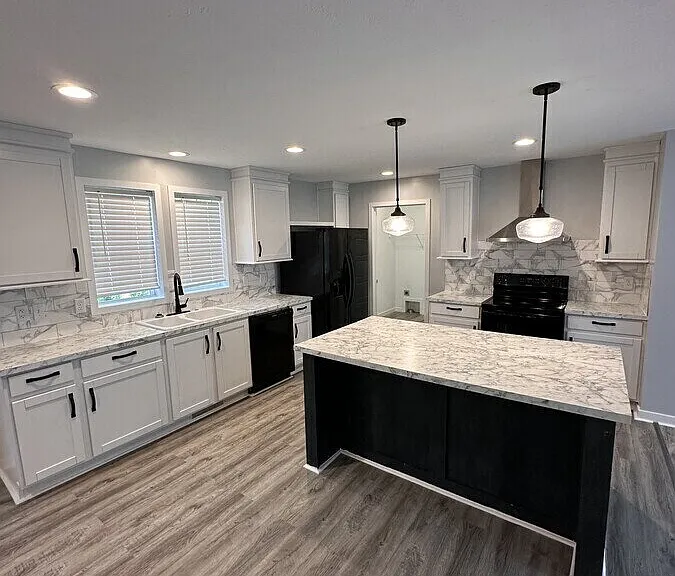 6618 Julian Ave — Photo 4