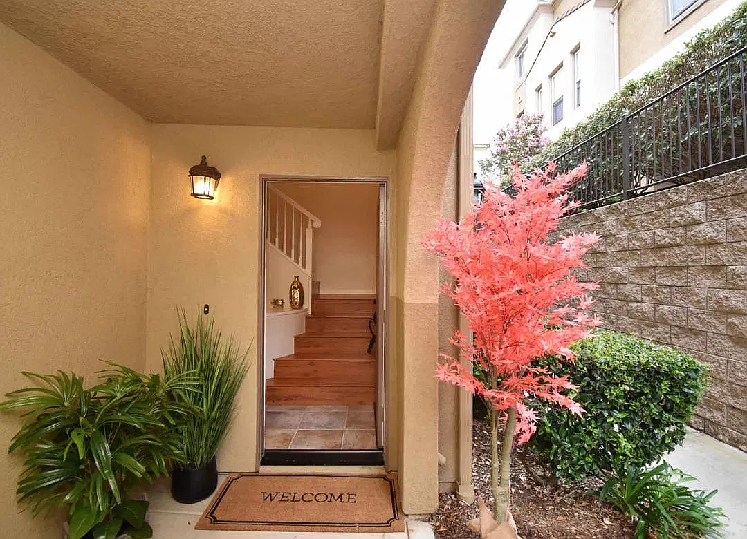 2 bed, 2.5 bath, 1209 sqft, $3,195 — Photo 2