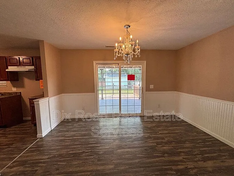 460 Peyton Dr — Photo 10