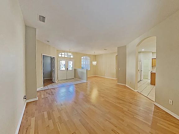5th image of 7212 Colonial Lake Dr
