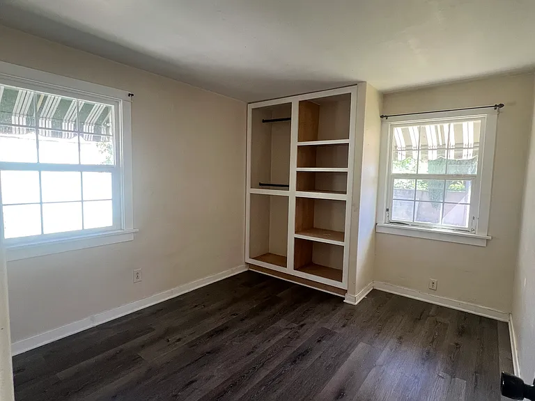 172 Garfield Ave — Photo 2