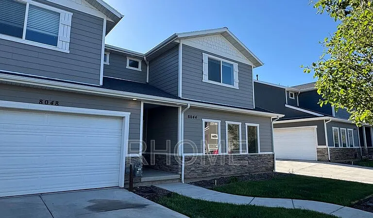 8044 N Clydesdale Dr #4 — Photo 1