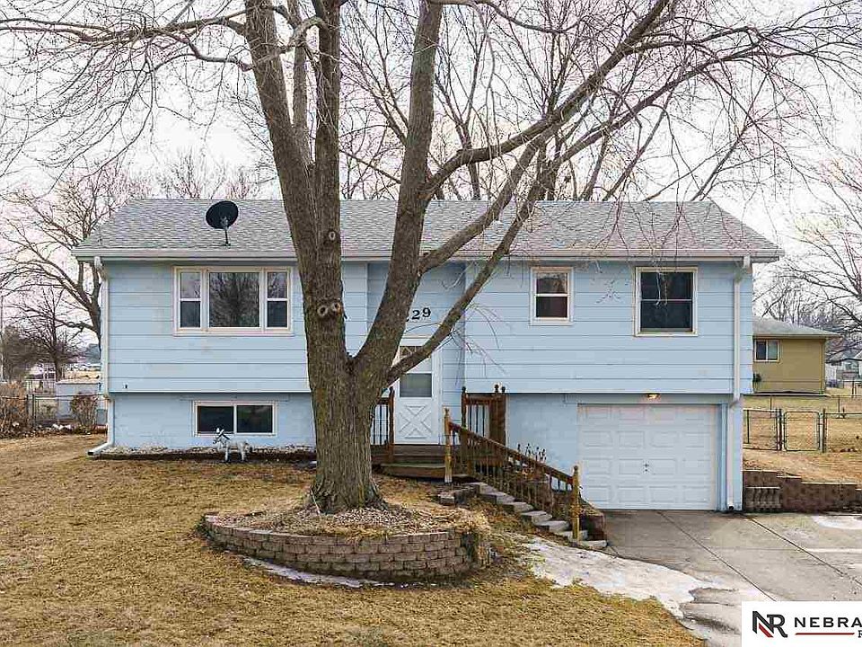 1st image of 229 E Glenmore Dr