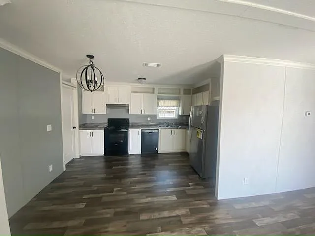 3 bed, 2.0 bath, 1232 sqft, $2,200 — Photo 2
