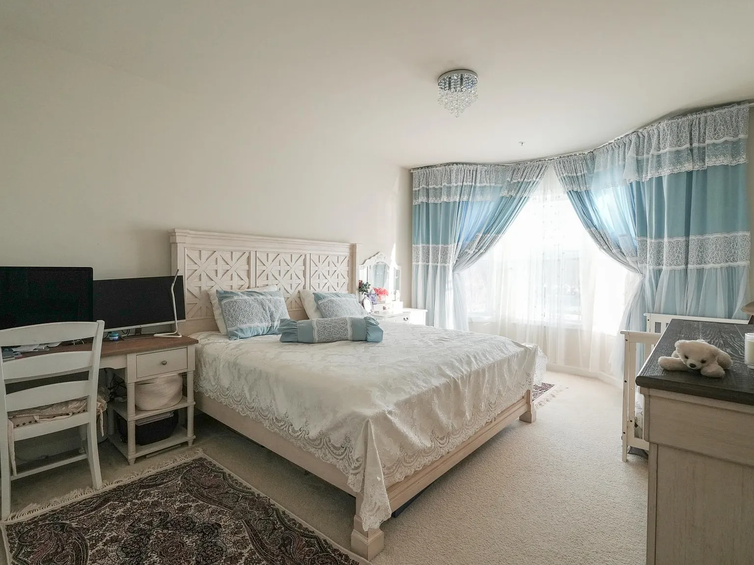 2 bed, 955 sqft, $2,400 — Photo 3