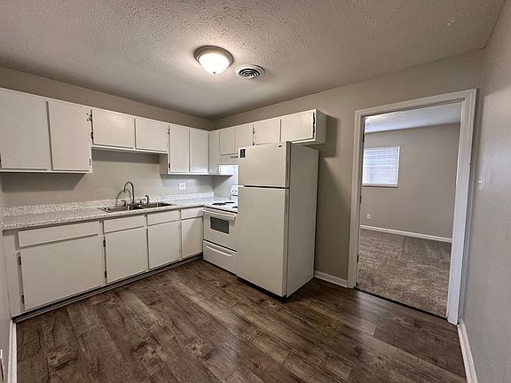 4th image of 108 E Inskip Dr #1-22