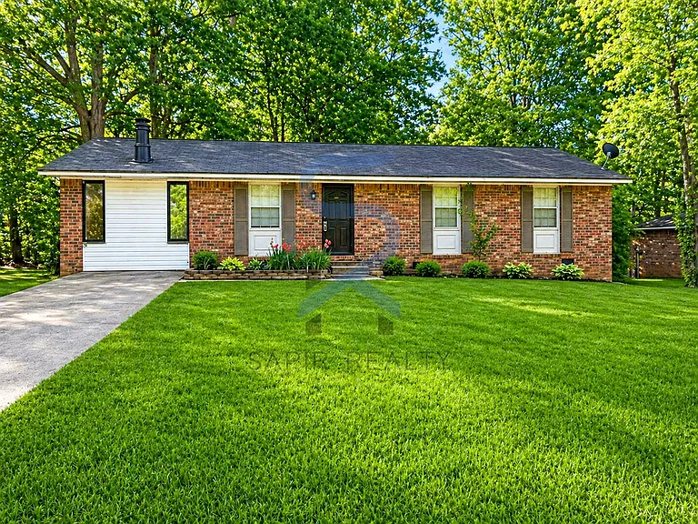 1433 Iron Gate Blvd — Photo 2