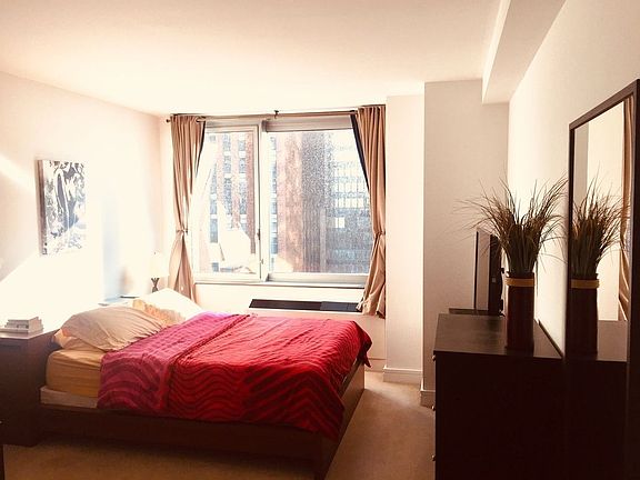 4th image of 30 West St APT 15D