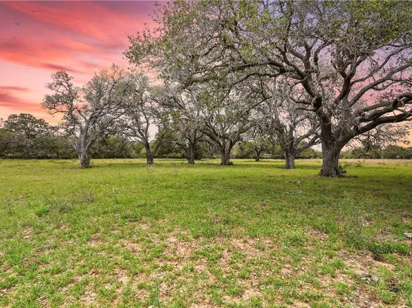 Ii Us Hwy E #90A, Hallettsville, TX 77964