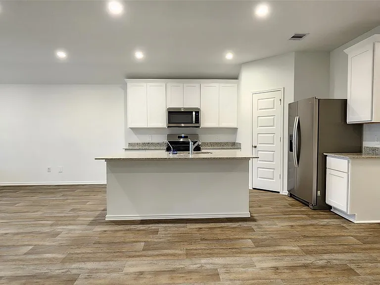 3610 Lanercost Ln — Photo 5
