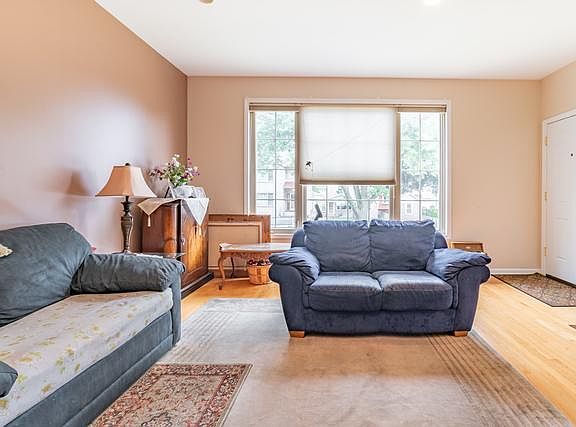 2nd image of 5106 W Sunnyside Ave #2