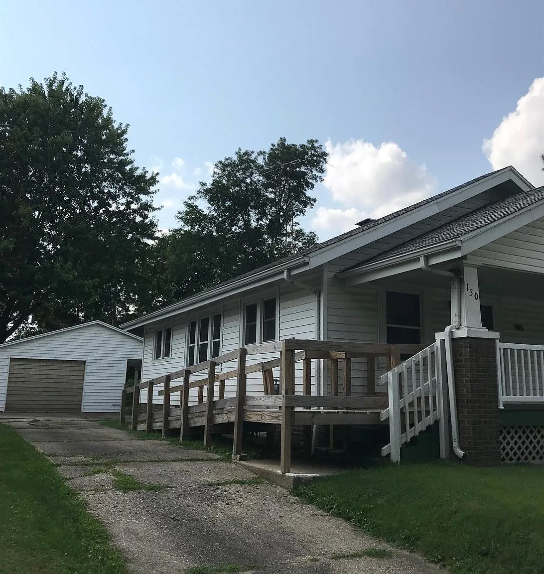 130CRA — Photo 1