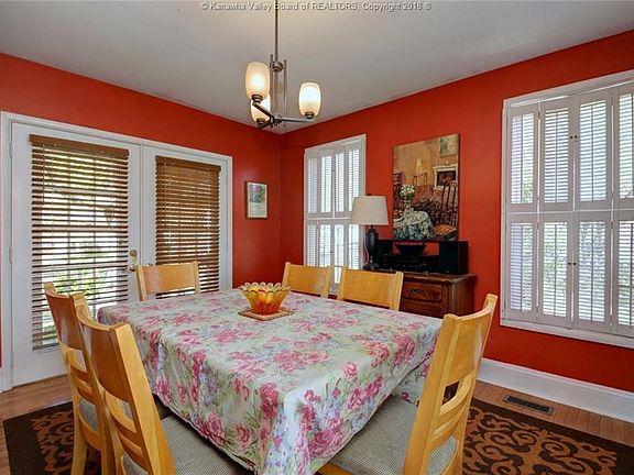 3rd image of 803 Somerset Dr