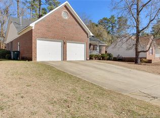 2608 Laurel Lakes Rd, Fayetteville, NC 28301