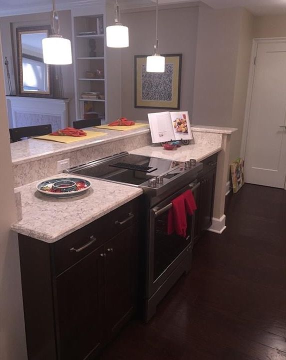 1st image of 1108 Kanawha Blvd E APT 601