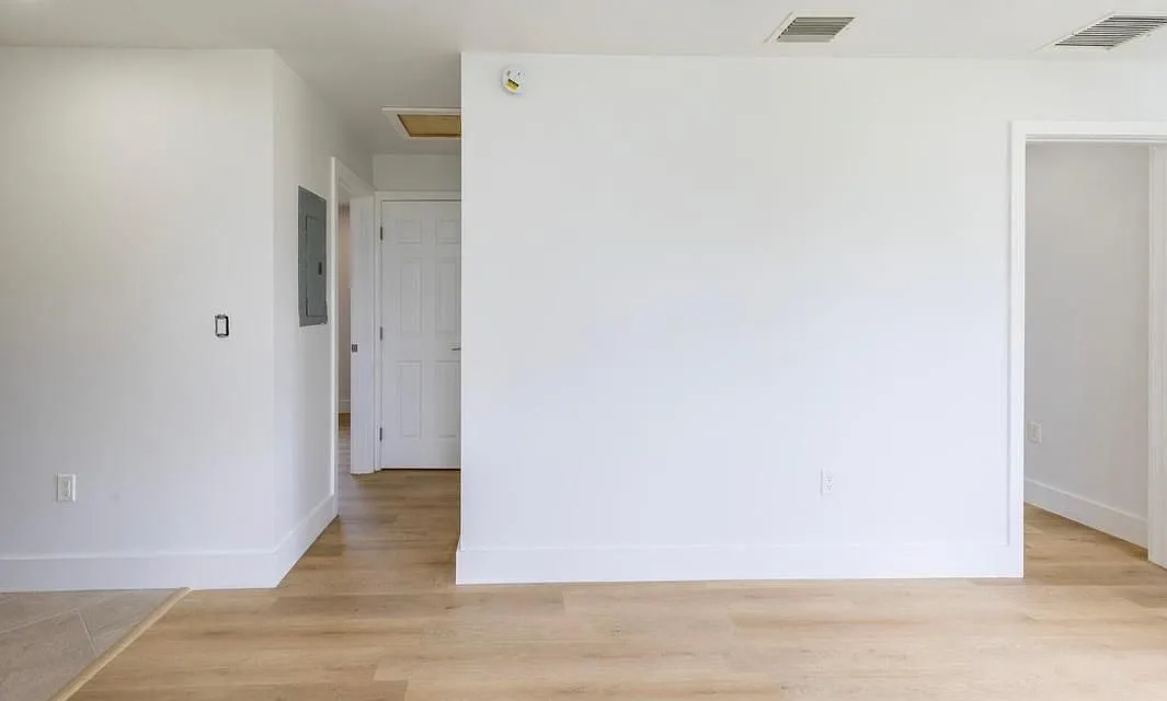 2 bed, 2.0 bath, 872 sqft, $2,000 — Photo 3