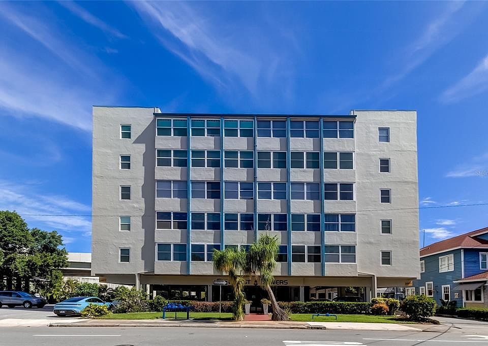 1st image of 841 4TH AVENUE N #33