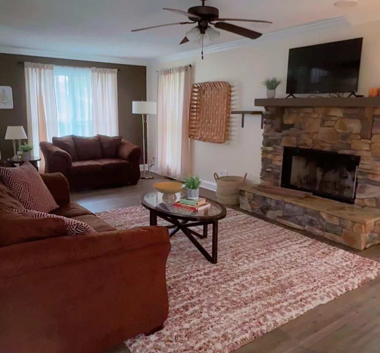 3 bed, 2.5 bath, 1477 sqft, $2,900 — Photo 2