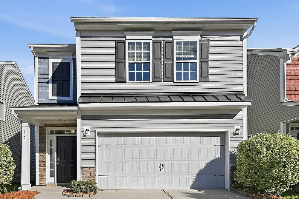 4 bed, 2.5 bath, 2020 sqft, $2,230 — Photo 1