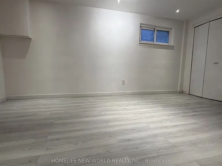 135 Pineway Blvd #LOWER LEVEL — Photo 4