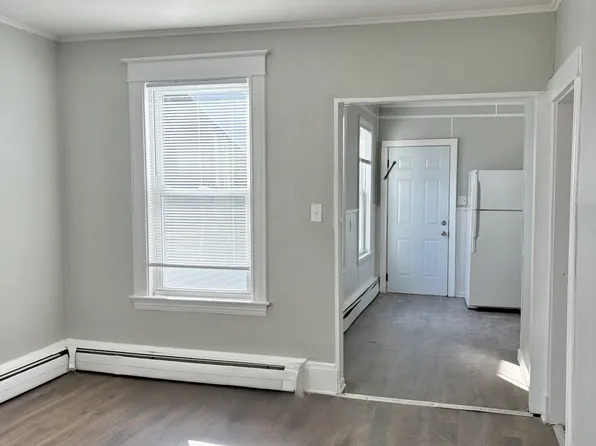 14 College St #3, Lewiston, ME 04240