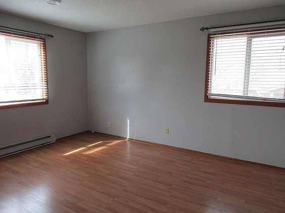 4th image of 737 Hiawatha Ave
