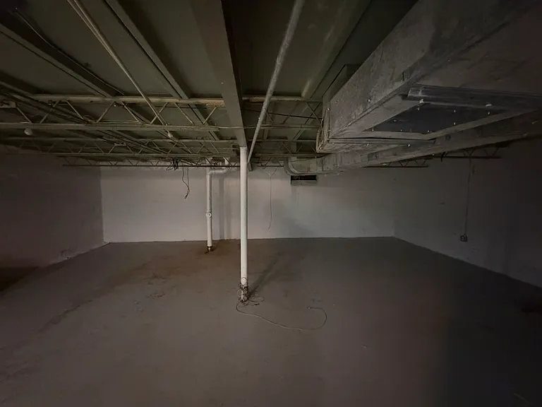 1114 Mona Dr — Photo 10