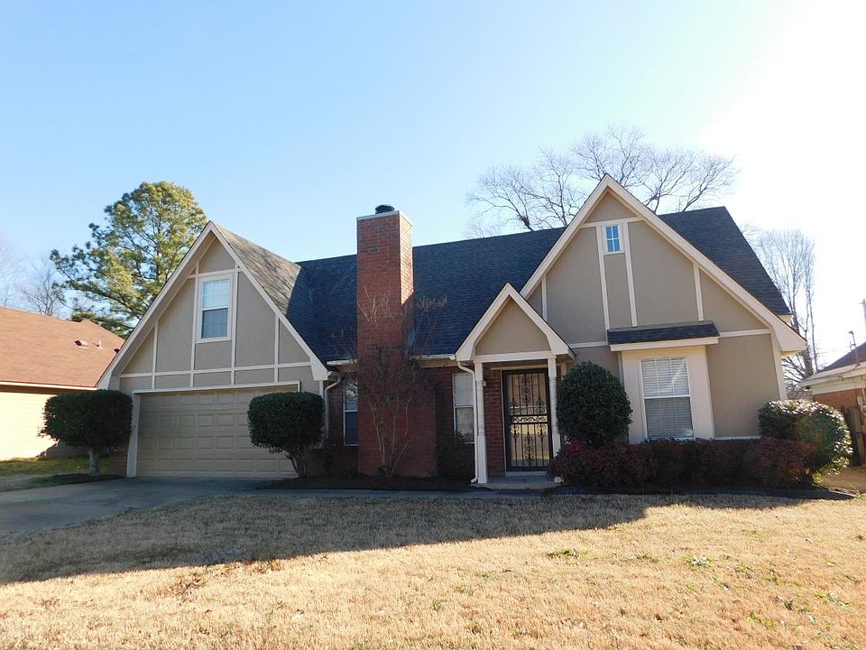 1st image of 4800 Barkshire Dr
