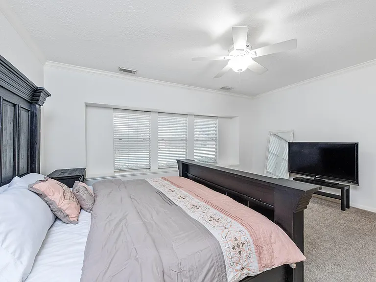 15826 Jamie Lee Dr — Photo 23