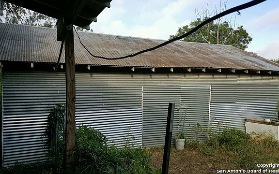4th image of 904 Cantrell Ave