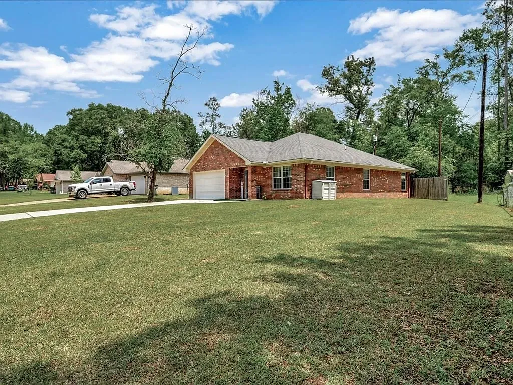 317 Robinhood Dr — Photo 1