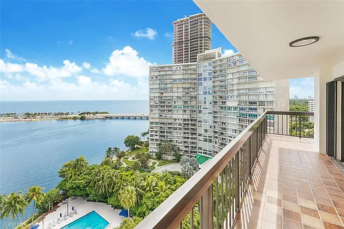 2333 Brickell Ave Photo 1