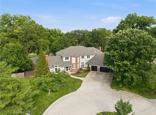 7505 El Monte Cir, Prairie Village, KS 66208