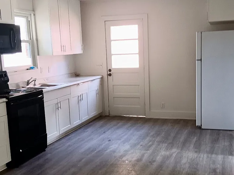 2512 Prince St — Photo 5