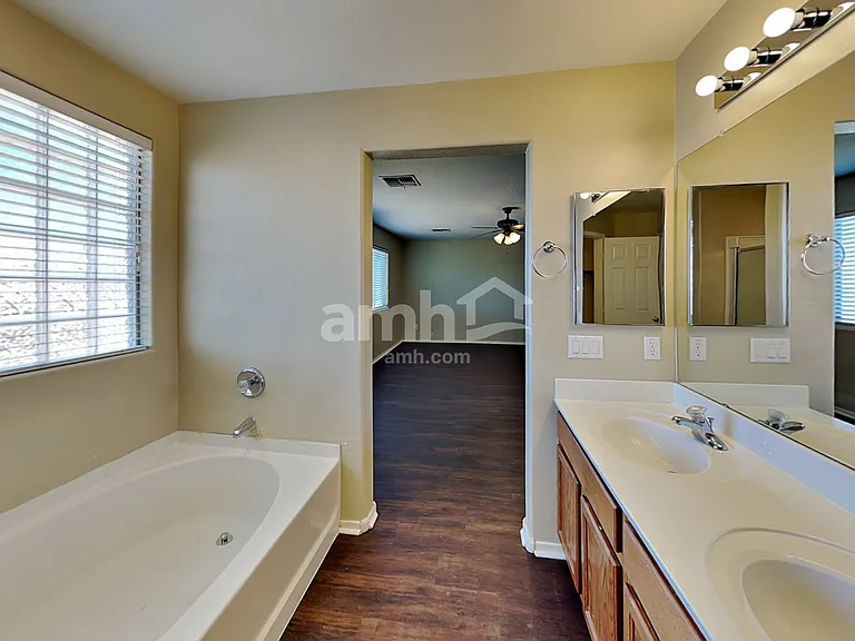 7006 W Irwin Ave — Photo 12